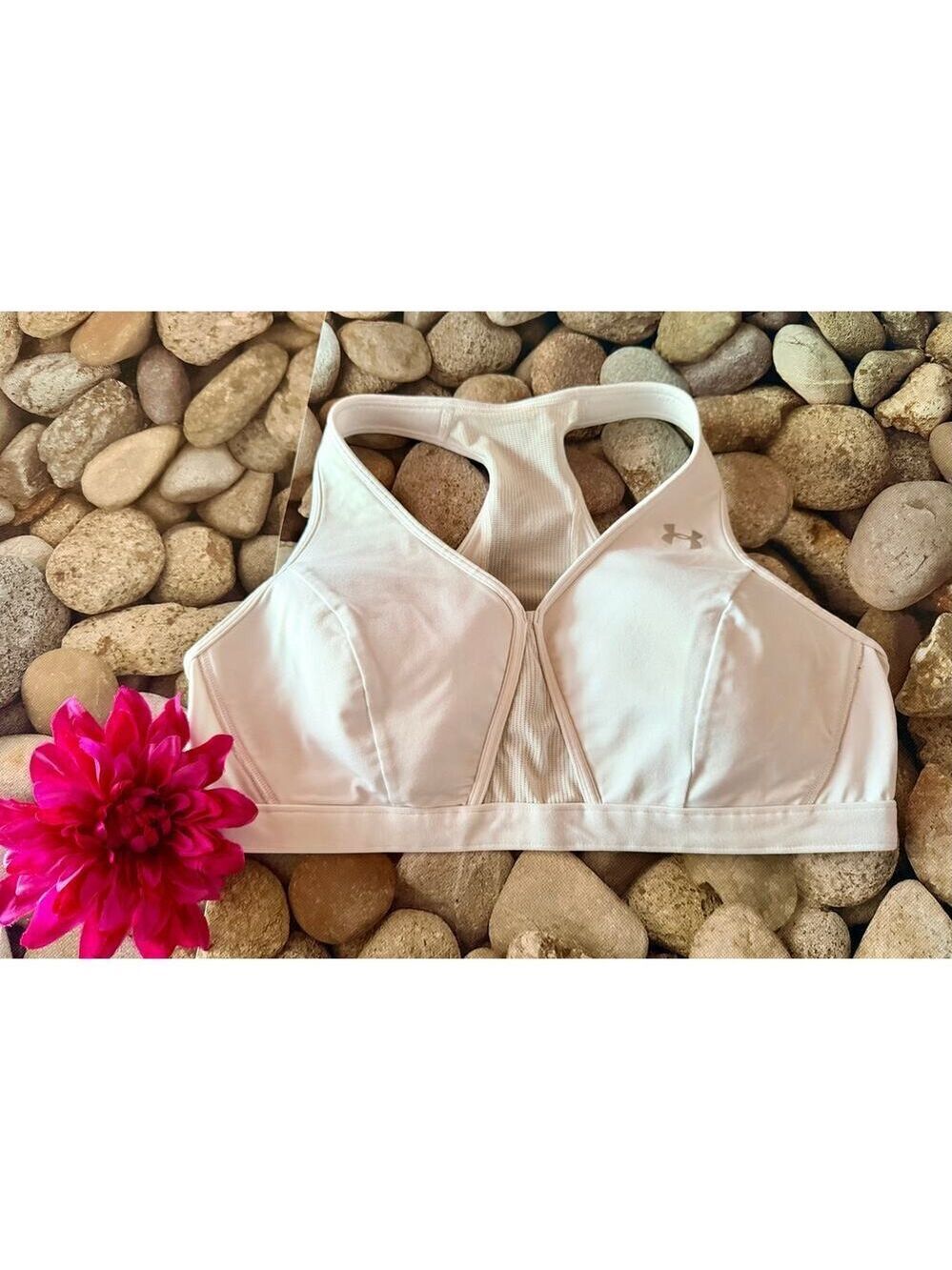 HIGH PERFORMANCE UNDER ARMOUR SPORTS BRA